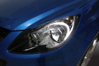 Mra��tka p�edn�ch sv�tlomet� Opel Corsa D -- rok v�roby 2006-14