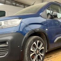 Plastov� lemy blatn�k� Opel Combo E -- od roku v�roby 2019-